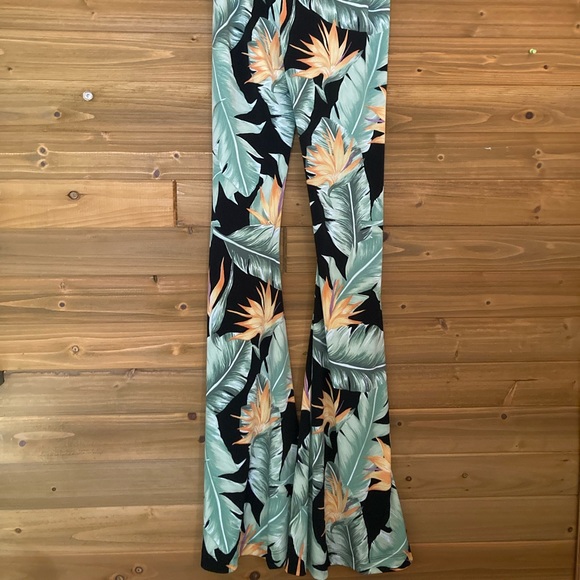 Show Me Your MuMu Pants - New, never worn, women’s bell soft stretchy pants